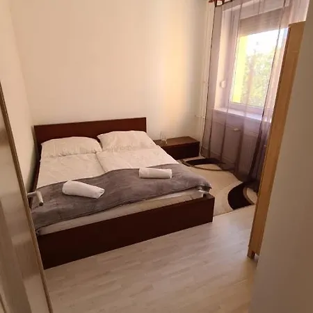 Apartment Apartman Pecs Mellett