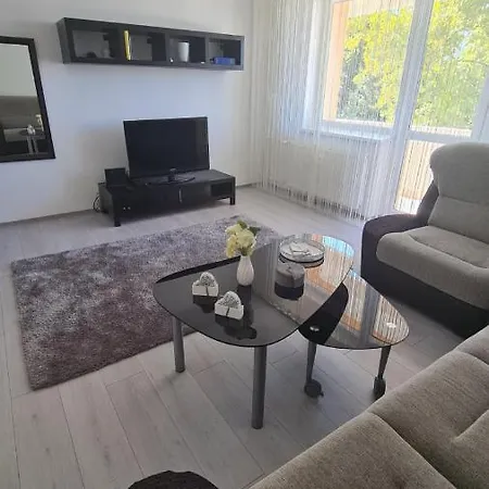 Apartman Pecs Mellett Apartment